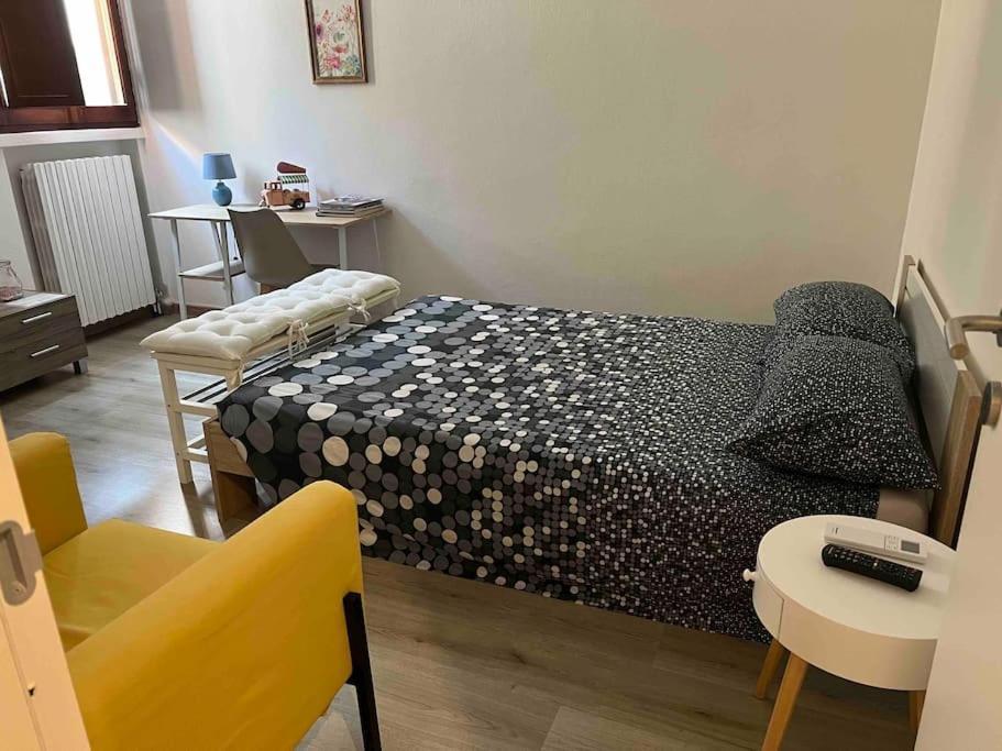 Principe Ranocchio - Casa Nel Centro Storico Lägenhet Ferrara Exteriör bild